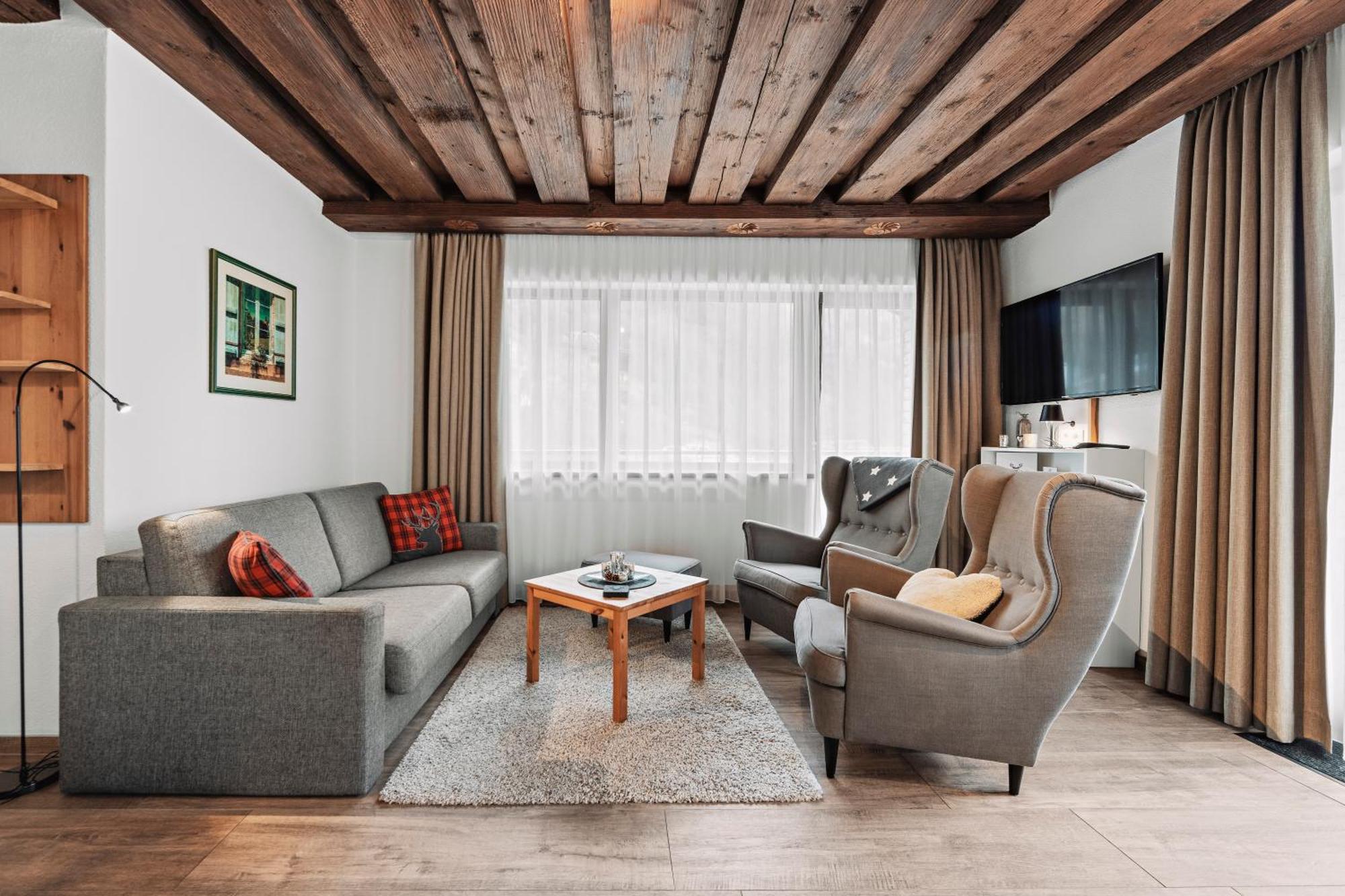 Herzblut Wohlfuehl Appartements Oetz Bagian luar foto