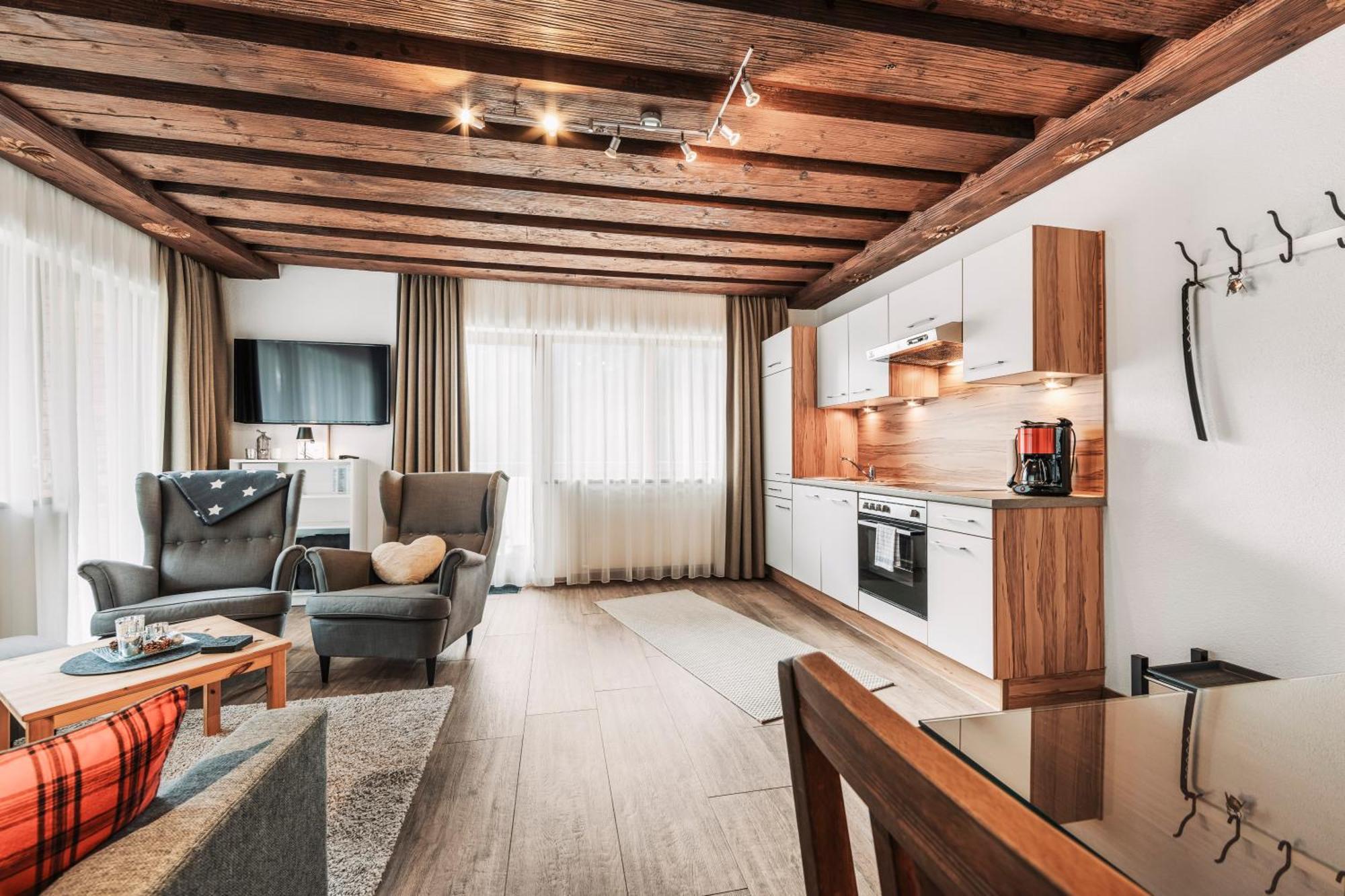 Herzblut Wohlfuehl Appartements Oetz Bagian luar foto