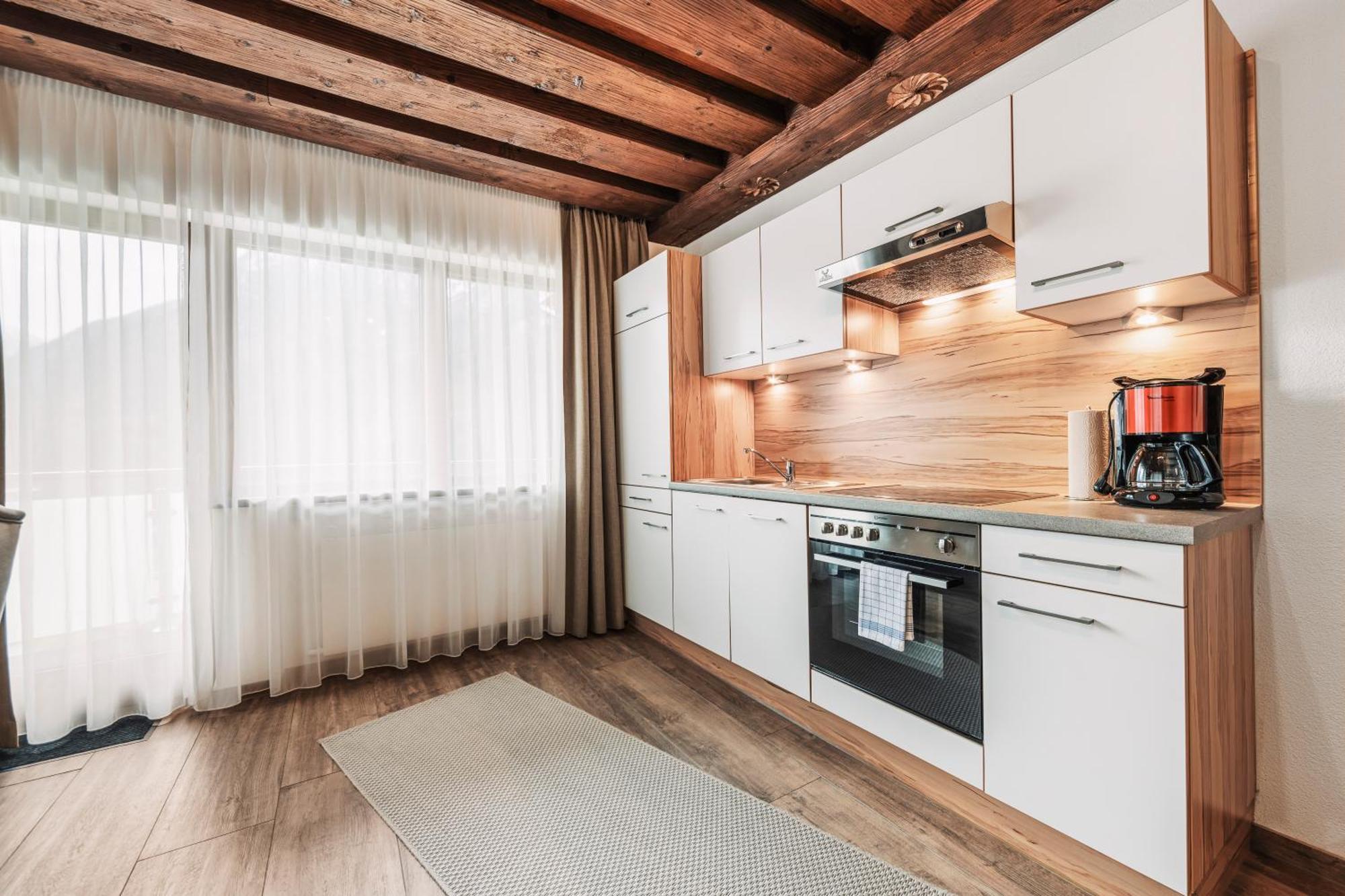 Herzblut Wohlfuehl Appartements Oetz Bagian luar foto