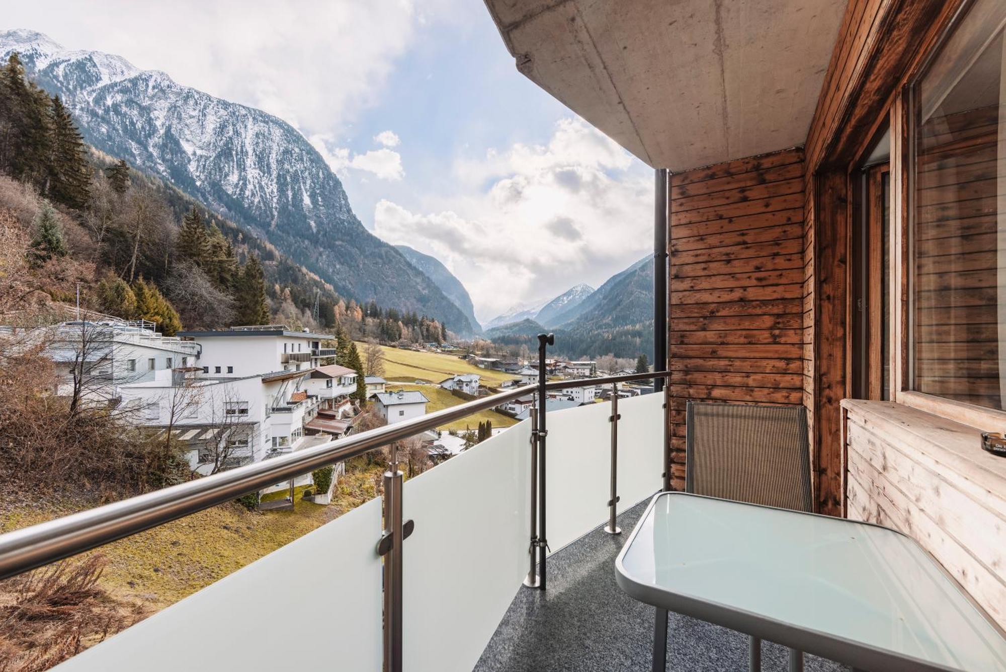 Herzblut Wohlfuehl Appartements Oetz Bagian luar foto